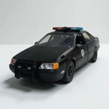 RoboCop con Ford Taurus – Modelo de Colección 1:24 en Metal Edición Cinemática