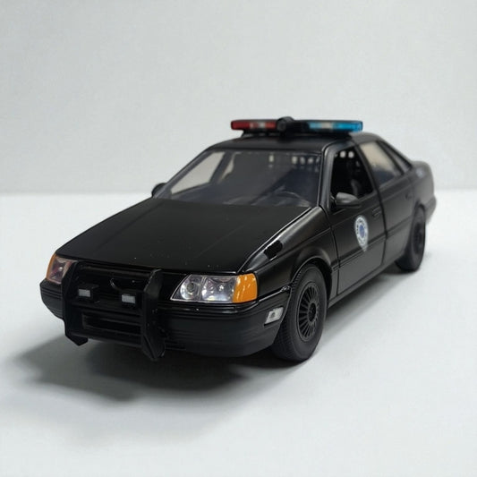 RoboCop con Ford Taurus – Modelo de Colección 1:24 en Metal Edición Cinemática