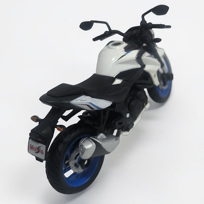 Suzuki GSX-S750 Maisto Escala 1:18 | Moto Naked Deportiva Modelo de Colección