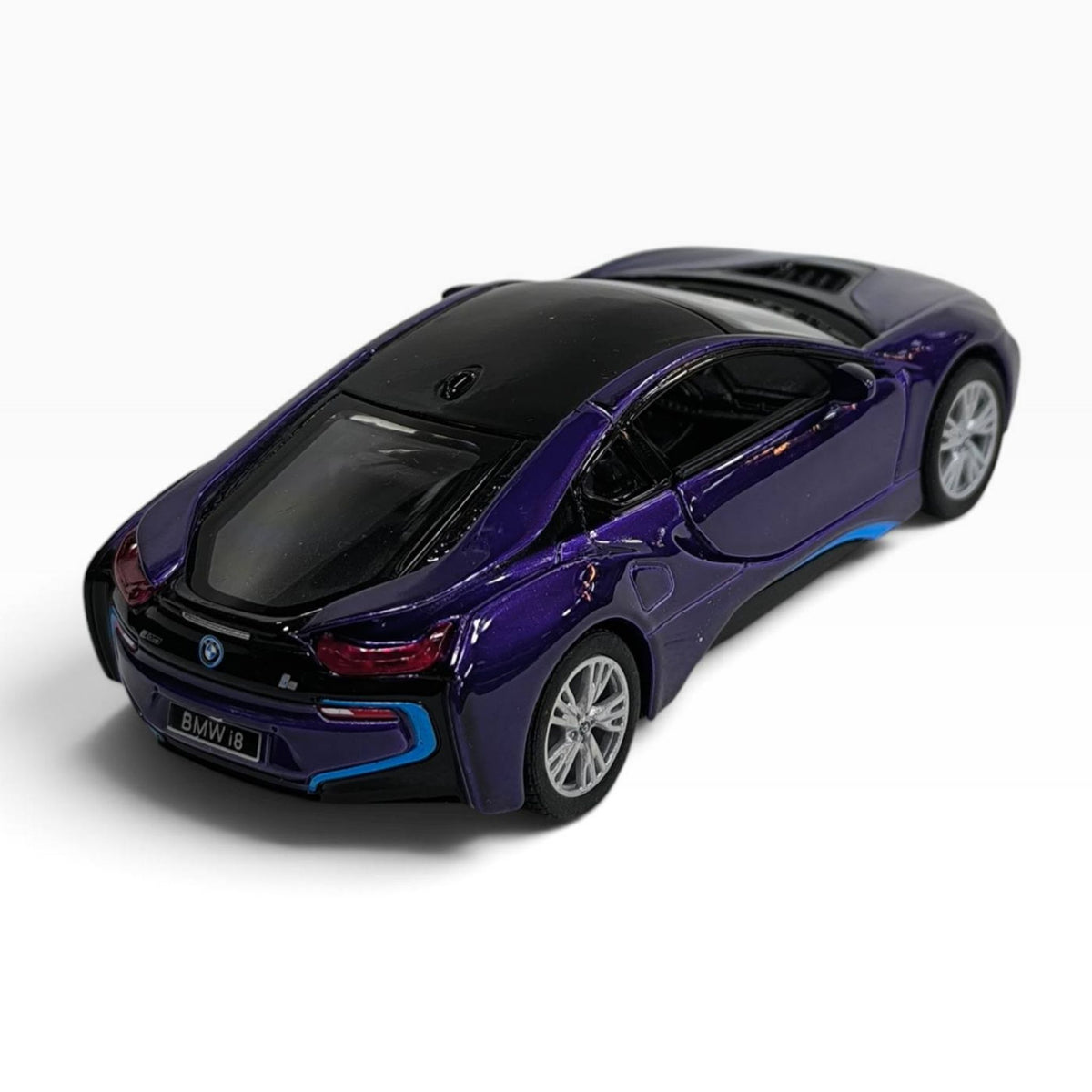 BMW i8 1:32 Morado
