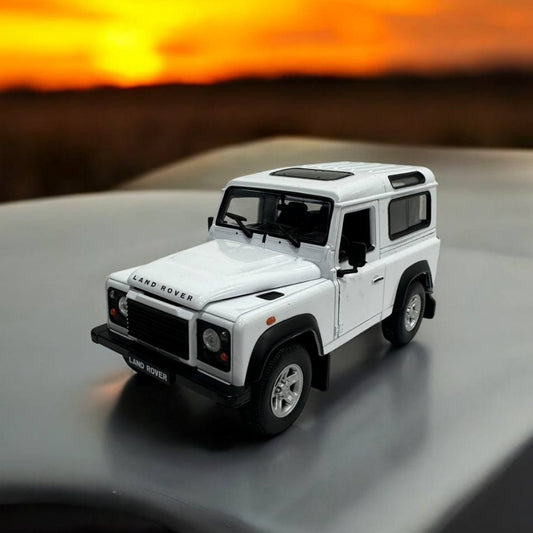 Land Rover Defender Clásico 1:24 – Modelo a Escala – Diseño Robusto y Detalles Icónicos