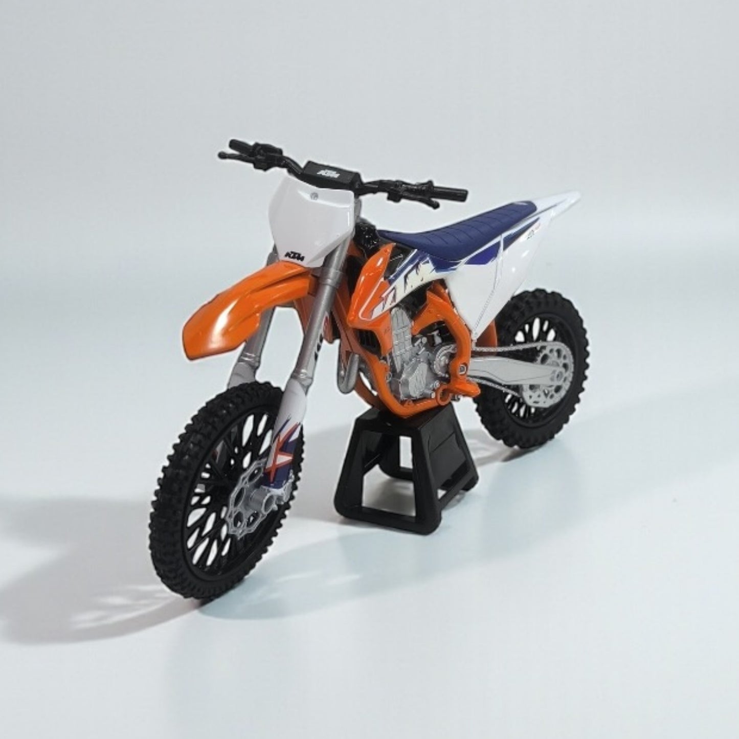 KTM 450 SX-F Escala 1:12 – Moto Motocross de Colección