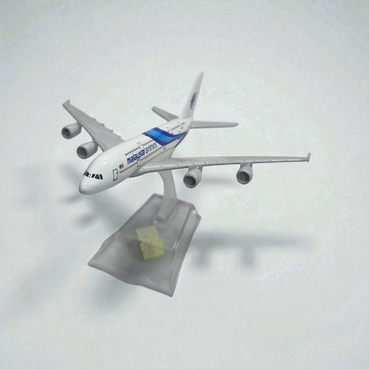 Avión Malaysia Airlines 1:400 – Modelo de Colección en Metal | Aeronave Comercial Premium