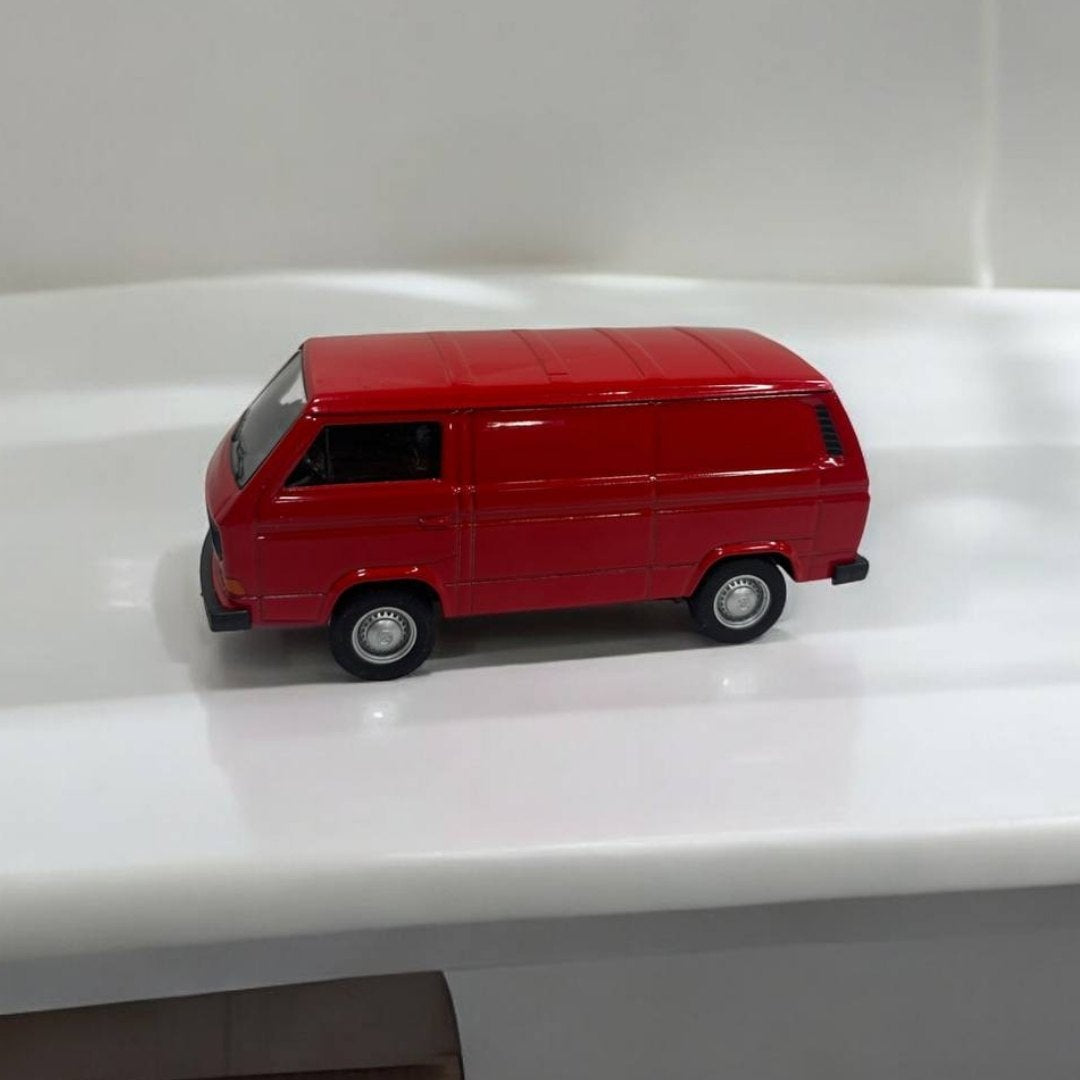 Volkswagen T3 Van 1:32 – Modelo a Escala – Estilo Retro y Detalles Únicos