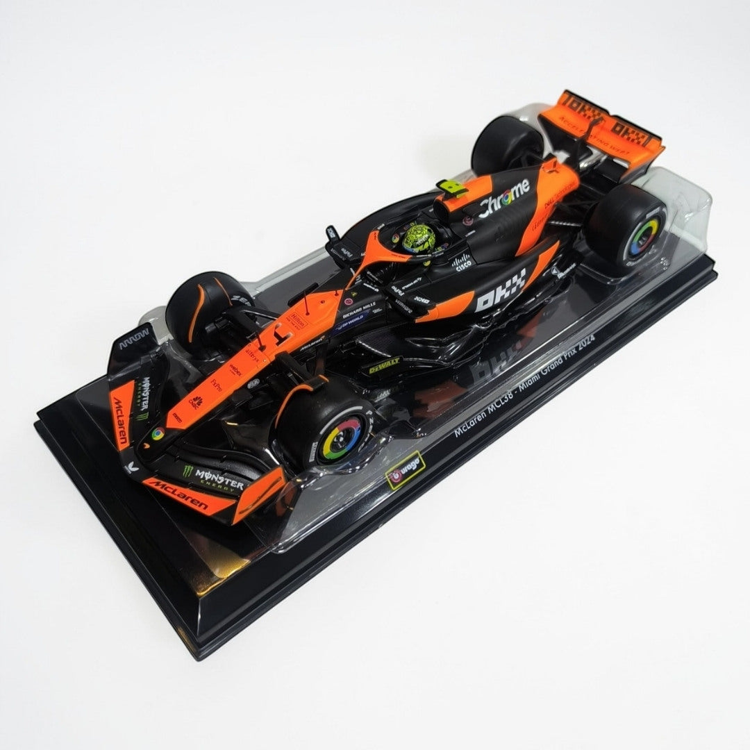 McLaren MCL38 Lando Norris #4 Escala 1:24 – Fórmula 1 de Colección