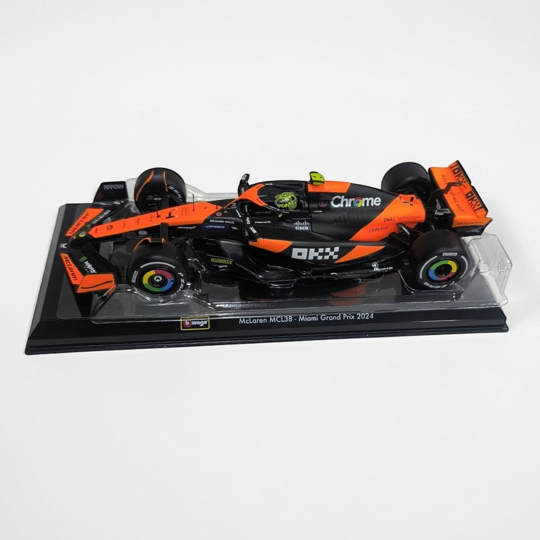 McLaren MCL38 Lando Norris #4 Escala 1:24 – Fórmula 1 de Colección