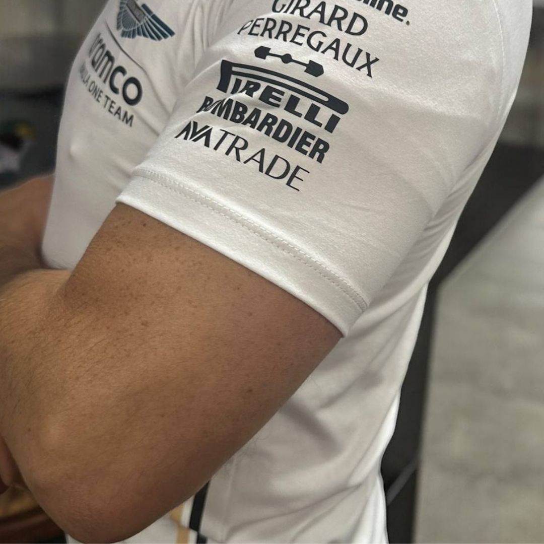 Camiseta Blanca Aston Martin 2024 - ¡Estilo y Renovación en Cada Carrera!