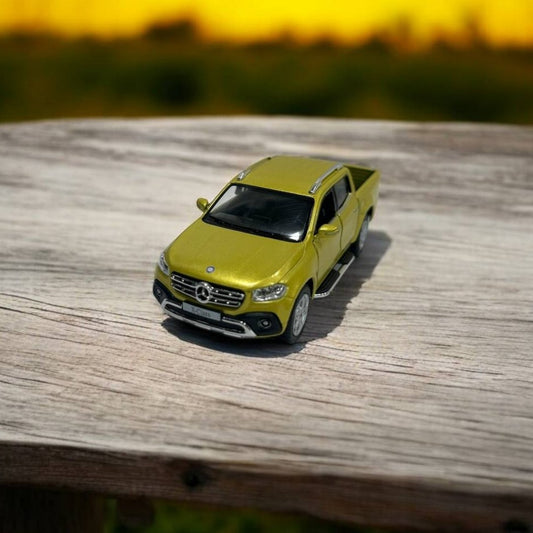 Mercedes-Benz X-Class 1:32 – Modelo a Escala – Diseño Moderno y Detalles Realistas