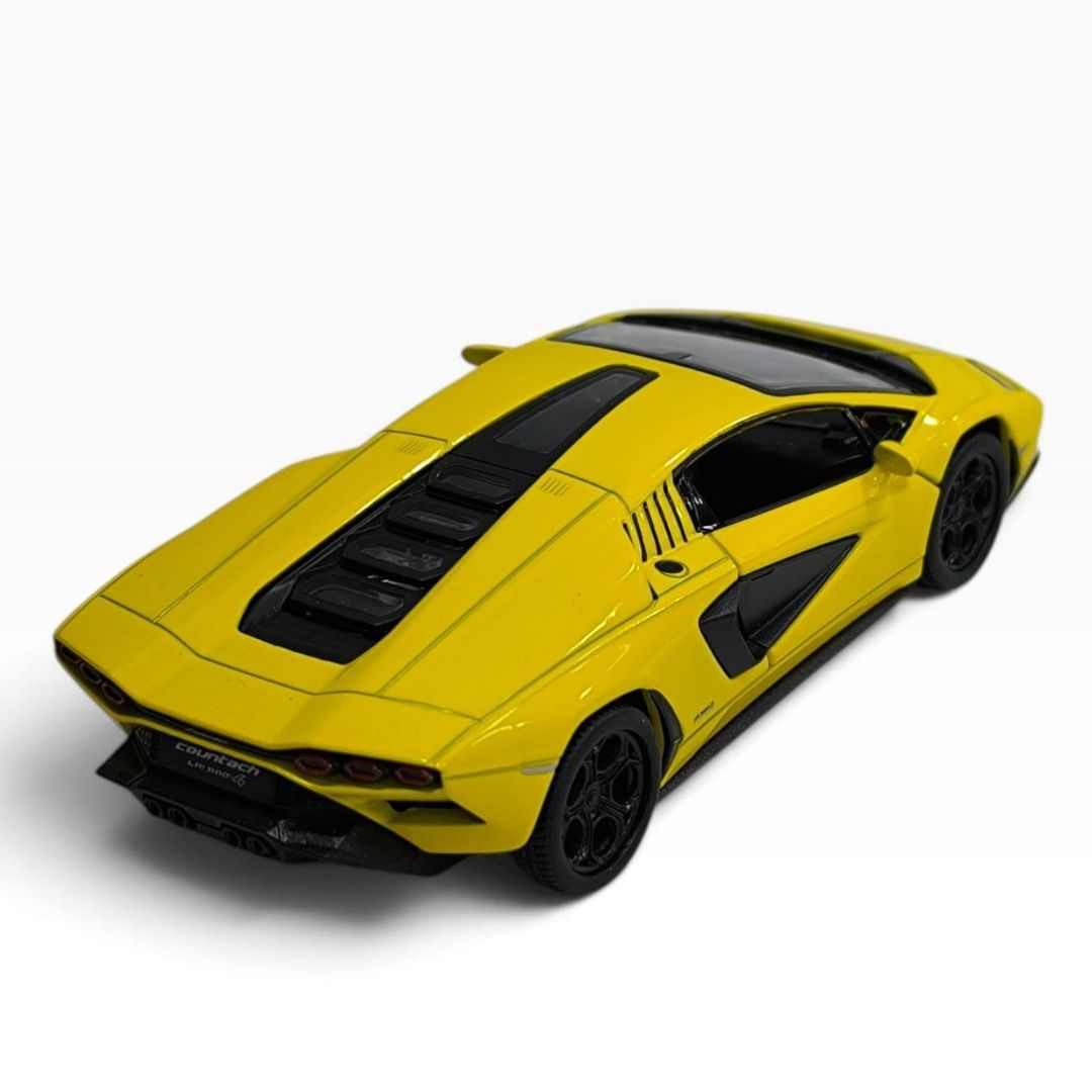 Lamborghini Countach 1:32 Amarillo
