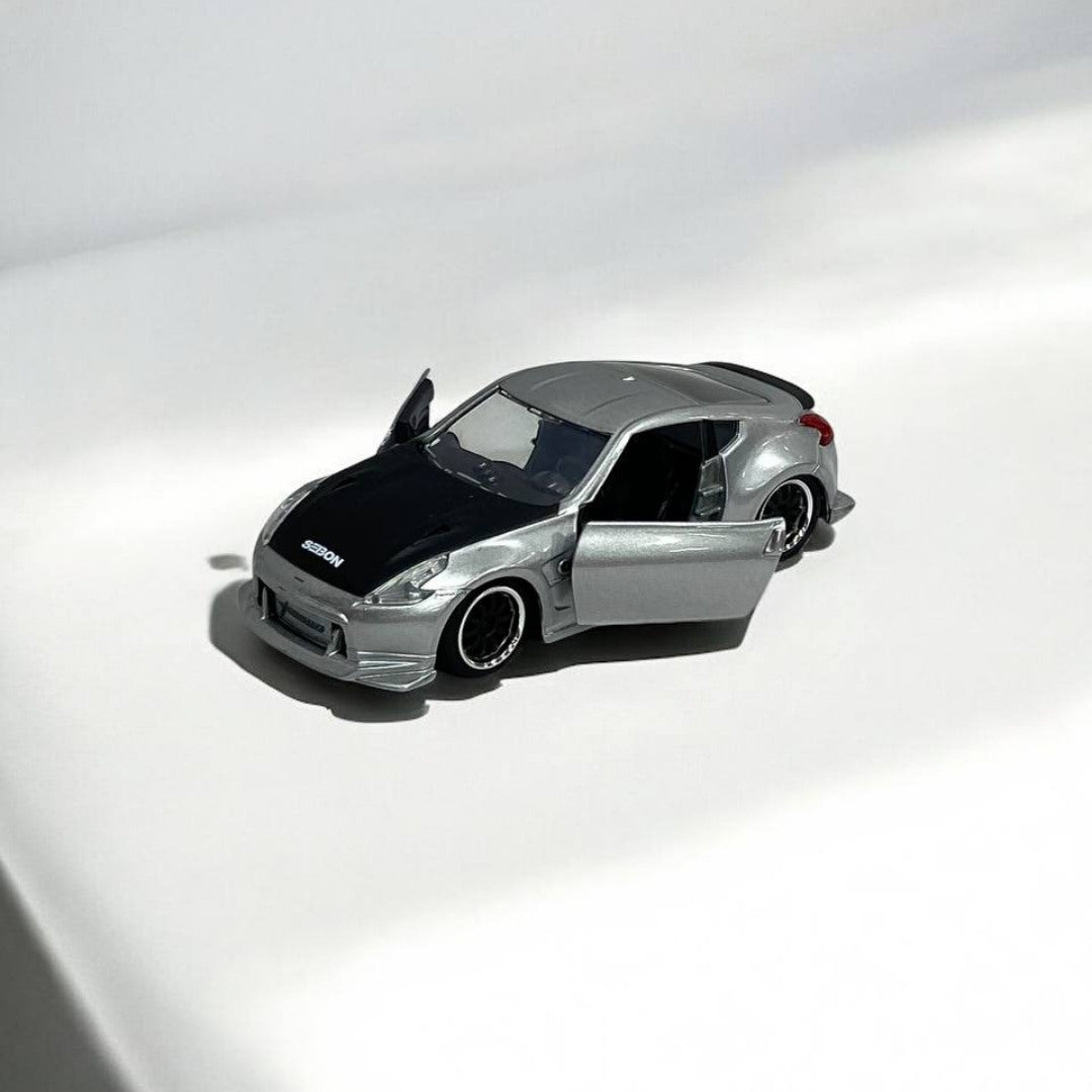 Nissan 370Z 1:32 Rápidos y Furiosos - Modelo a Escala de Colección