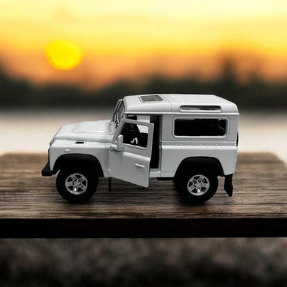 Land Rover Defender Clásico 1:32 – Modelo a Escala – Vehículo Retro Detallado