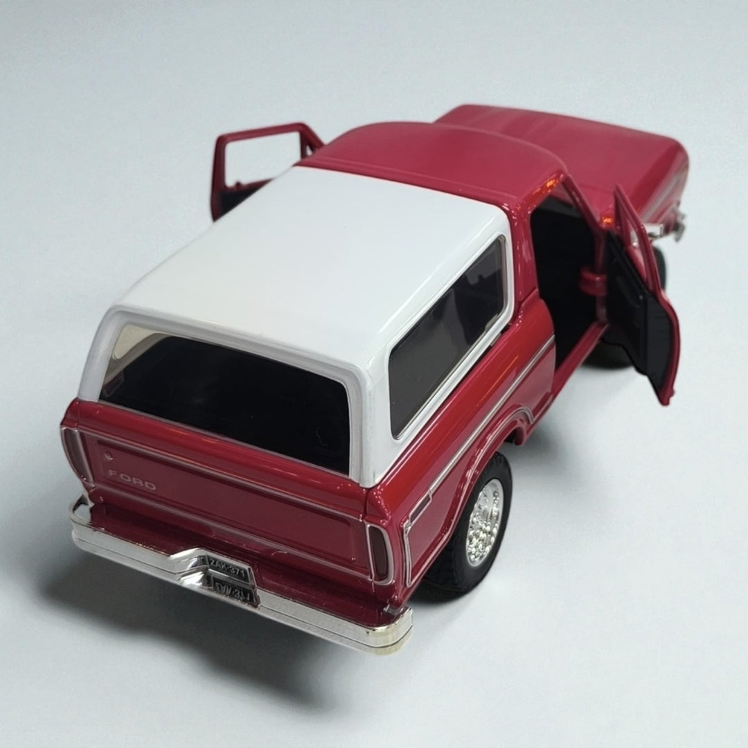 Ford Bronco 1978 – Modelo de Colección 1:24 en Metal