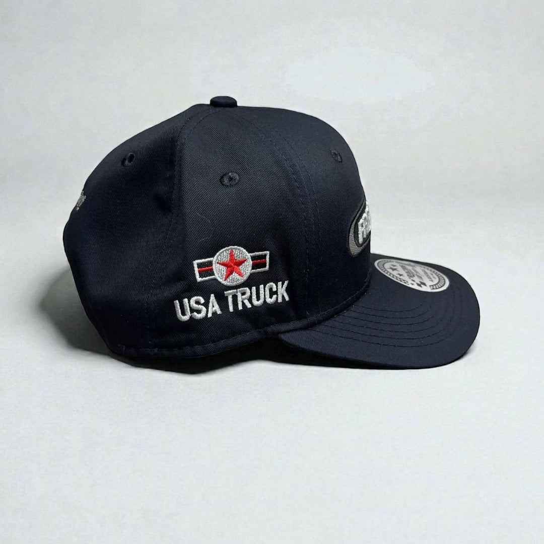 Gorra Freightliner Negra – Fuerza, Poder y Espíritu de Ruta