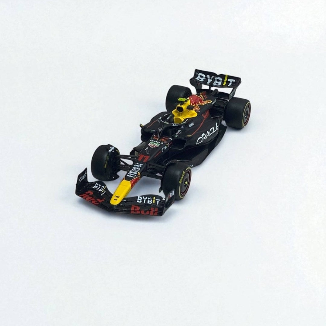 Red Bull RB19 #11 Sergio “Checo” Pérez – Auto a Escala 1:24 de Colección