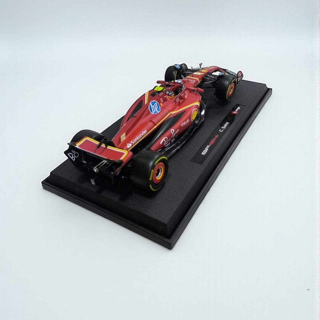 Ferrari SF-24 Carlos Sainz 1:18 – La Nueva Era del Cavallino Rampante
