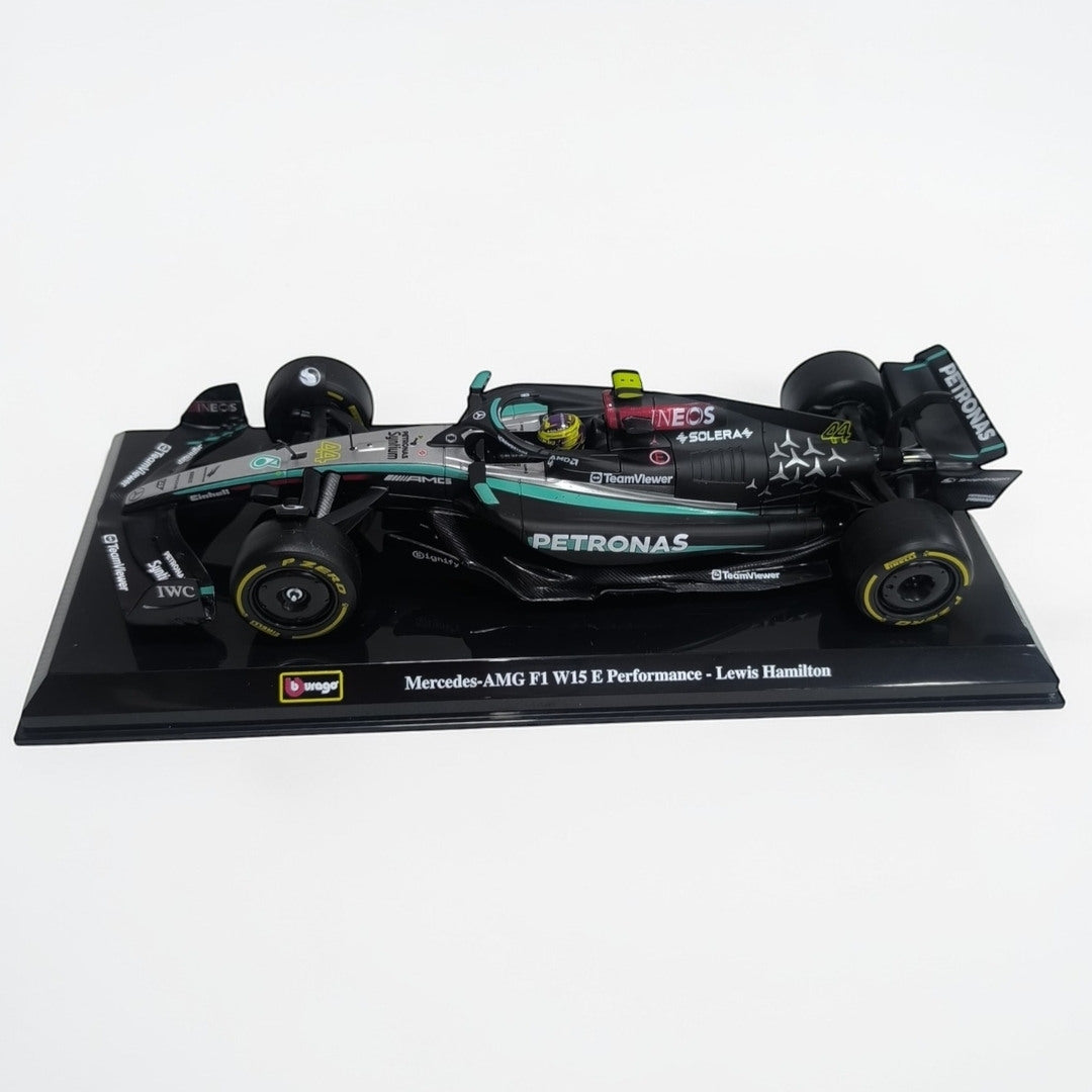 Mercedes F1 W15 Lewis Hamilton #44 Escala 1:24 – Auto Fórmula 1 de Colección