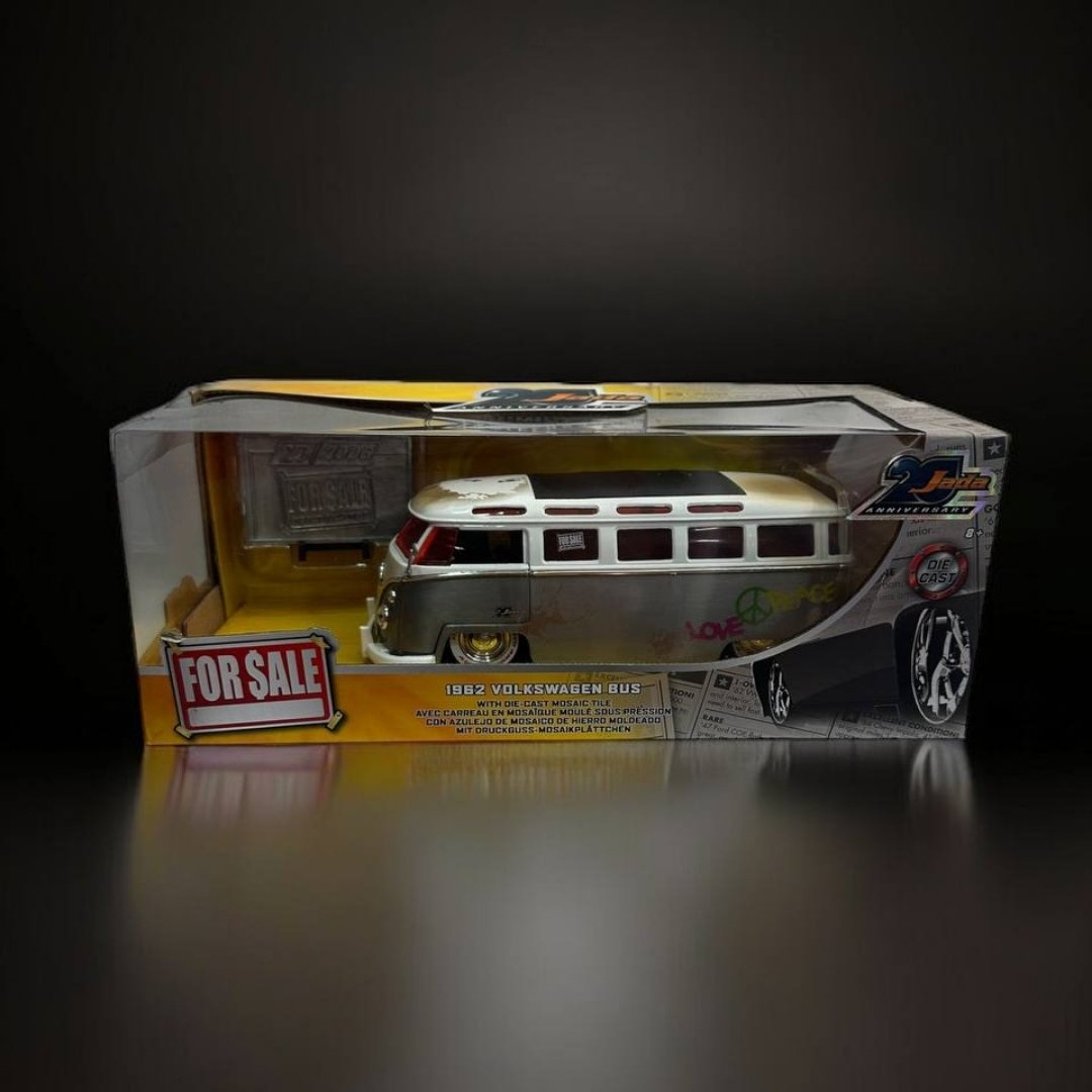 Volkswagen Bus 1962 de Jada Toys Edición 20 años