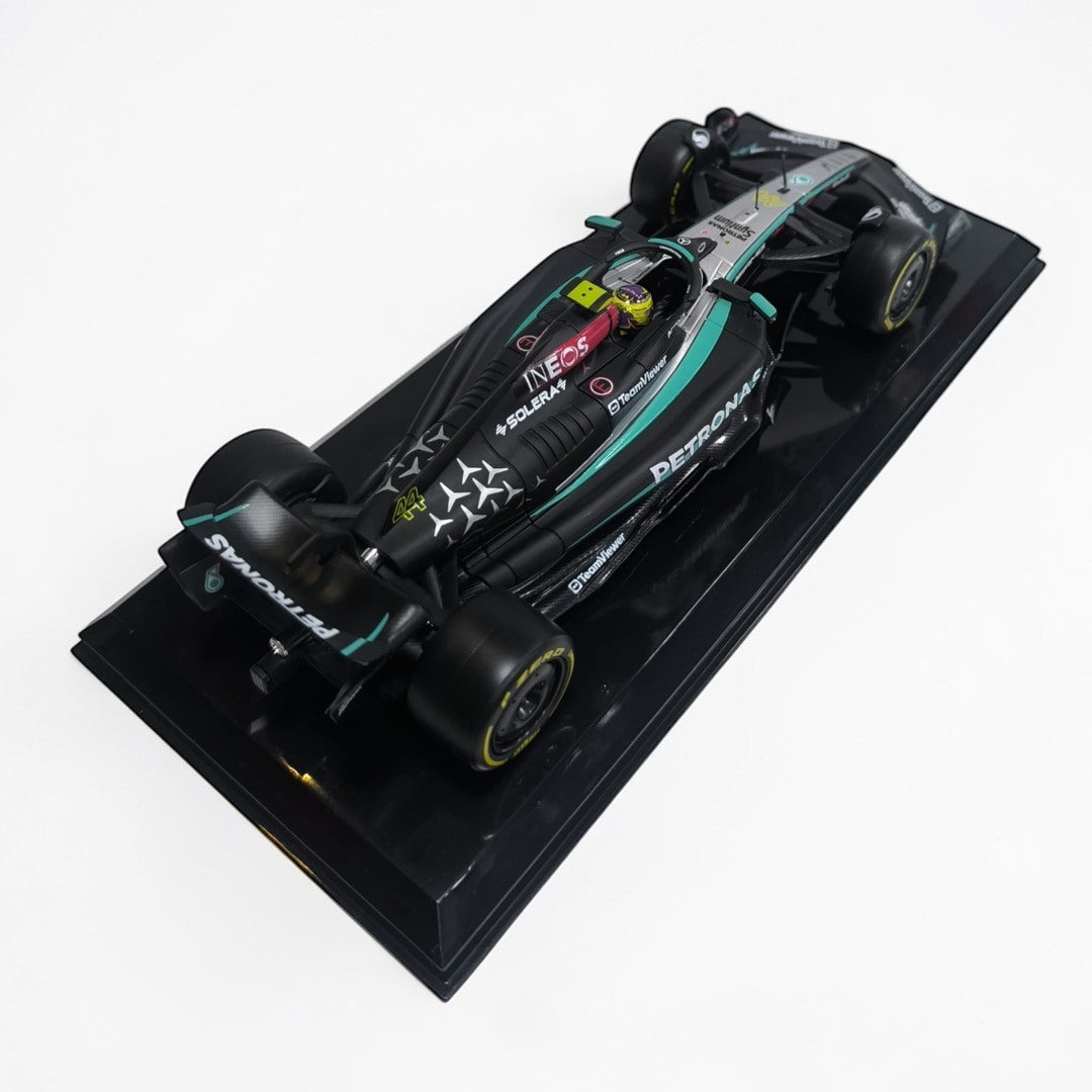 Mercedes F1 W15 Lewis Hamilton #44 Escala 1:24 – Auto Fórmula 1 de Colección
