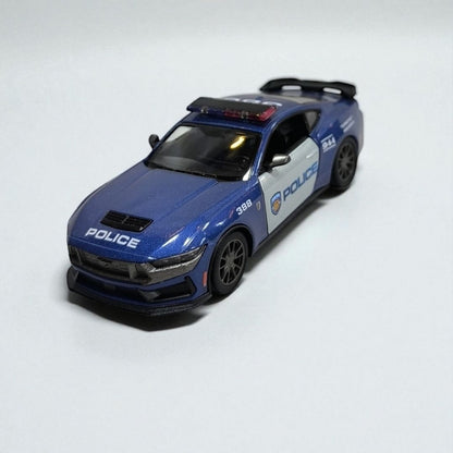 Ford Mustang Dark Horse 2024 Policía & Bombero 1:32 – Edición de Colección en Metal | Doble Patrulla de Alto Rendimiento