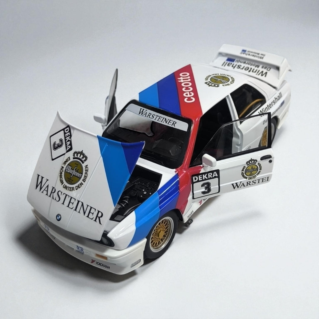 BMW M3 E30 1:24 – LEYENDA DEL MOTORSPORT