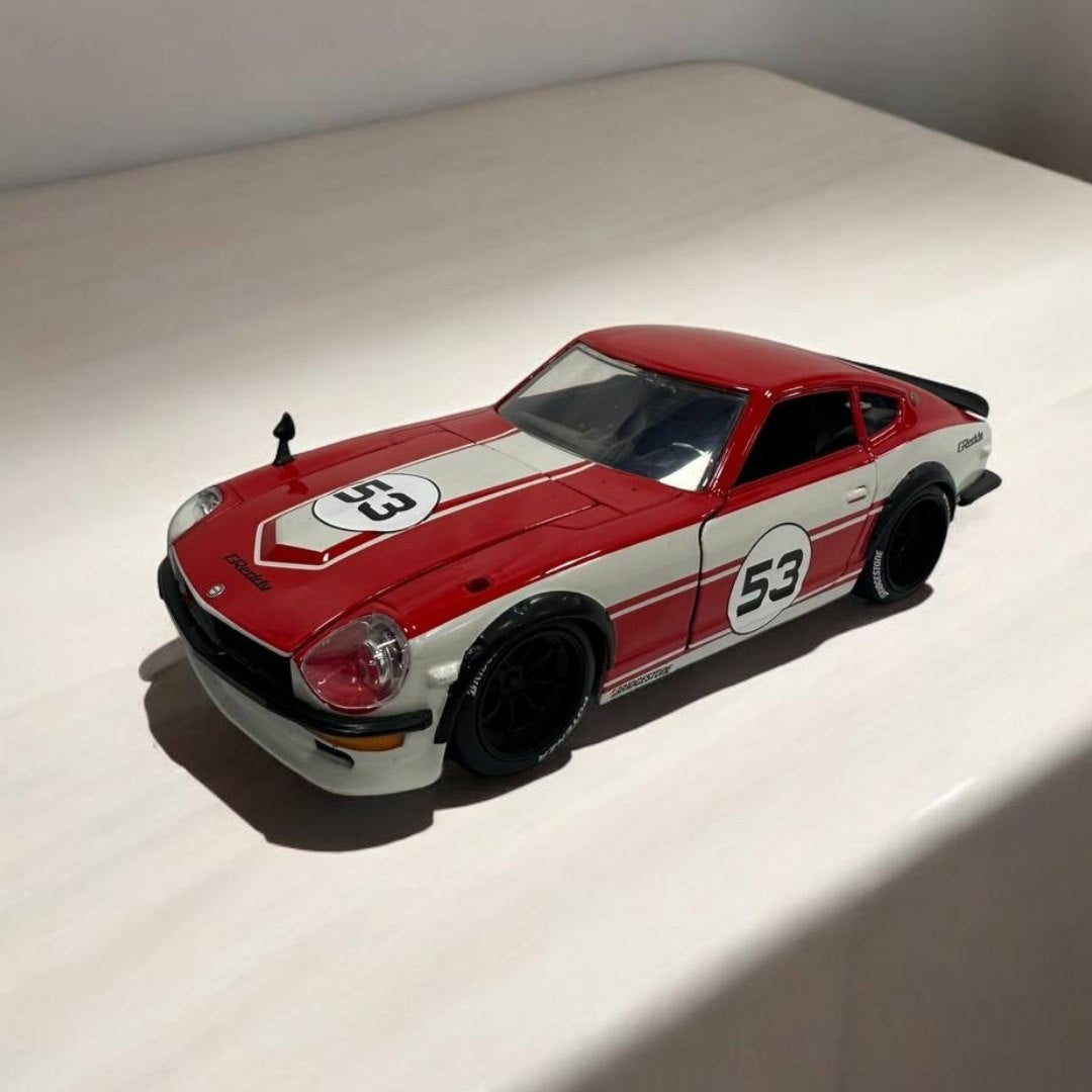 Datsun 240Z 1:24 – Modelo a Escala – Diseño Clásico y Detalles Nostálgicos