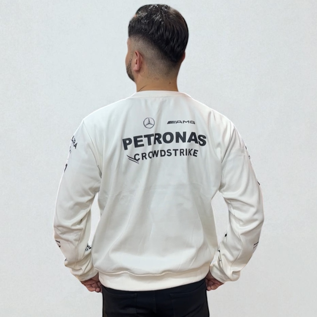 Buzo Mercedes-AMG Petronas – Precisión, Elegancia y Rendimiento de Campeones