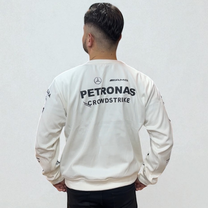 Buzo Mercedes-AMG Petronas – Precisión, Elegancia y Rendimiento de Campeones