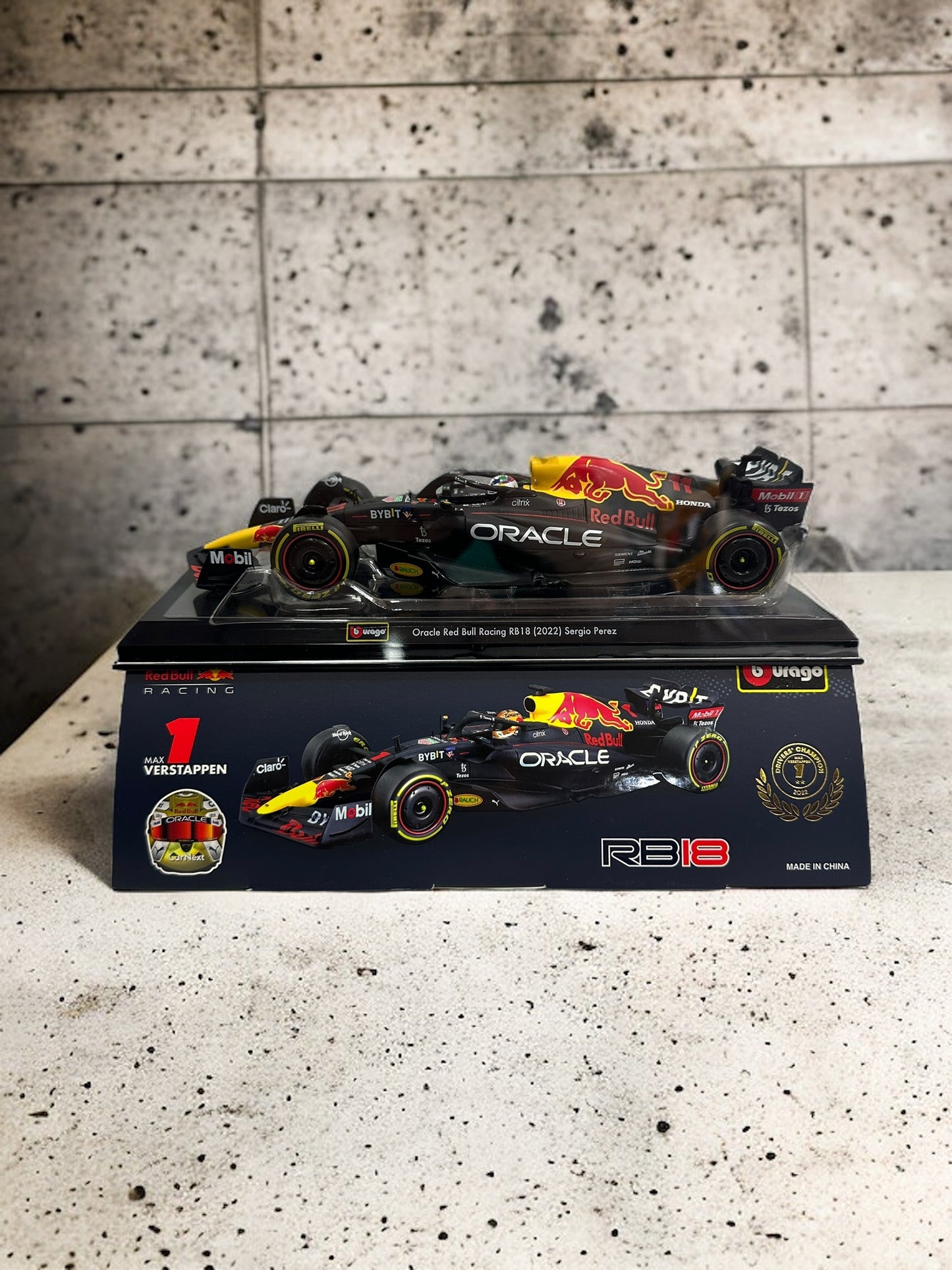 Red Bull RB18 a Escala 1:24