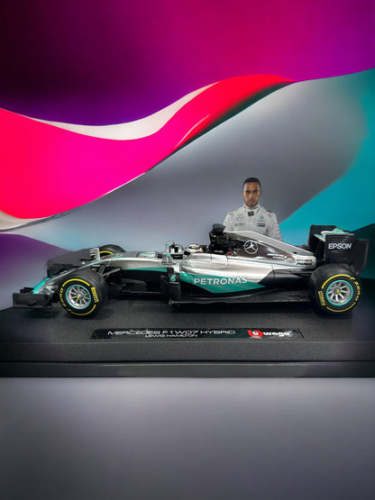 Mercedes F1 W14E Performance a Escala 1:24